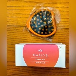 Maelys Tease-Me Body Brush